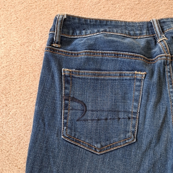 American Eagle Slouchy Jeans Women's 6 Blue Denim Relaxed Fit Mid Wash Jeans - Picture 11 of 14